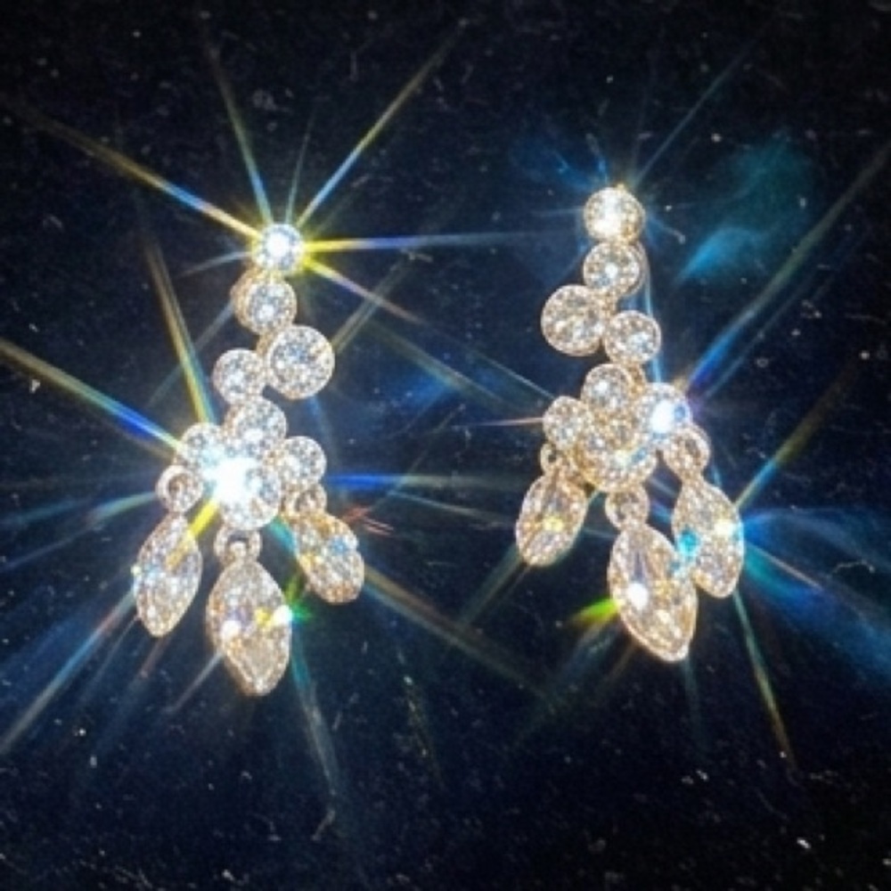 Vintage-Style Crystal Chandelier Drop Earrings | Silver Tone